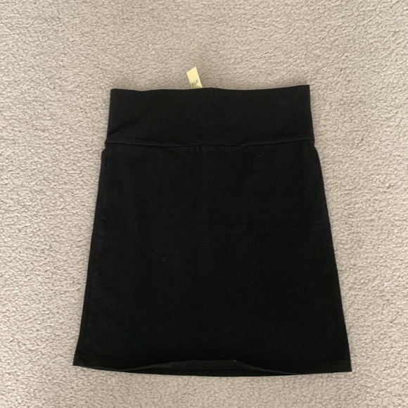 Aerie Black Mini Skirt - Picture 2 of 2